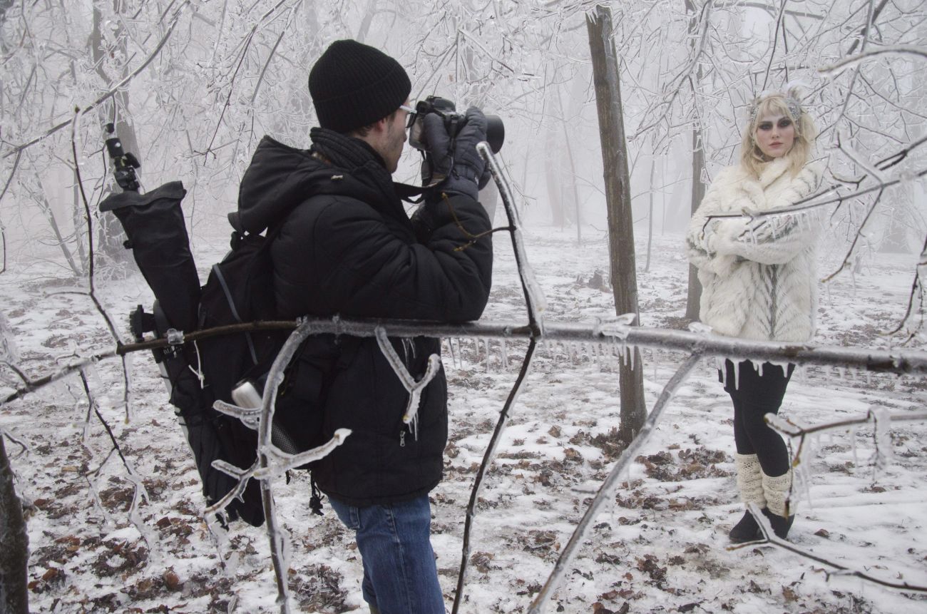 Divatfotó a havas Normafánál